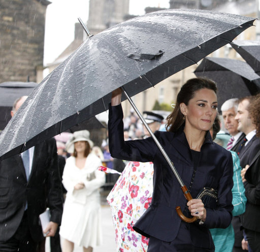 Kate Middleton Looks So Chic At Final Engagement Before Royal Wedding