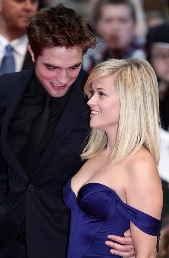 Robert Pattinson And Reece Witherspoon Attend UK Premiere Of Water For Elephants – Red Carpet Pictures