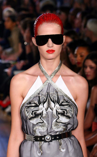 Julien Macdonald S/S ’12  –  London Fashion Week