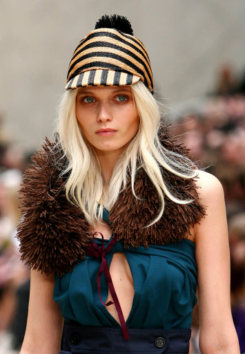 Burberry Prosum S/S ’12 Catwalk – London Fashion Week