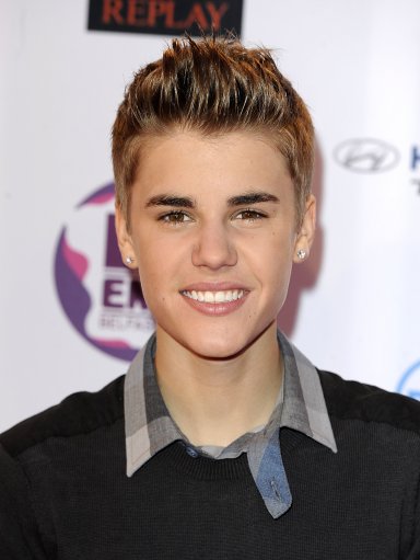 Justin Bieber And Other Stars Attend MTV Europe Music Awards 2011 – Pictures