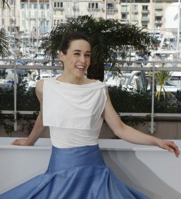 CANNES: Arta Dobroshi Expose Her Bare Bottom at Cosmopolis Photocall