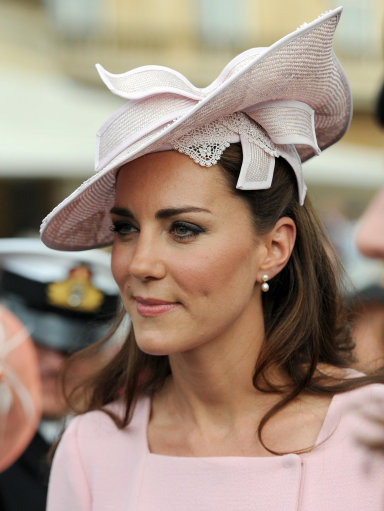 Duchess Of Cambridge Looks Preety In Pink As She Attends Royal Garden Party