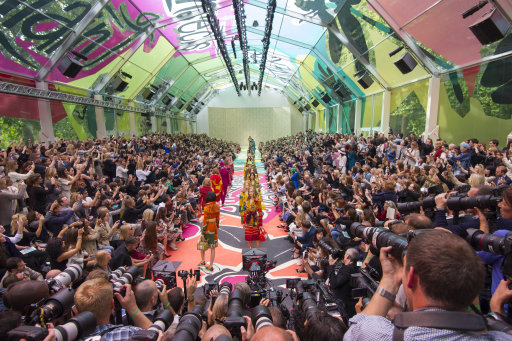 Jourdan Dunn Models for Burberry Catwalk S/S 2015 – London Fashion Week