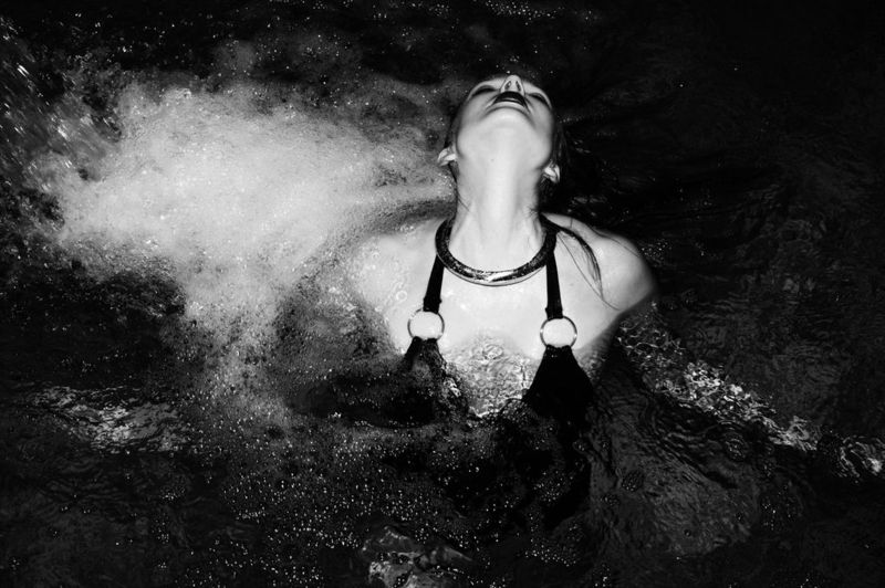 Bain de minuit’ Eniko Mihalik by Ben Hasset for Numéro #123 May 2011 [Editorial]