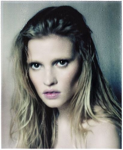 Lara Stone naked by Paolo Roversi for M le Monde Beauty 10 November 2012 (Editor notes nudity)