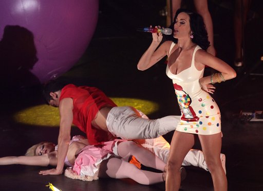 Katy Perry, R Patz, Taylor Swift And Other Stars Perform At Radio 1 Teen Awards – Pictures