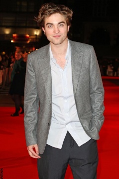 Robert Pattinson Is Not The New Face Of Burberry